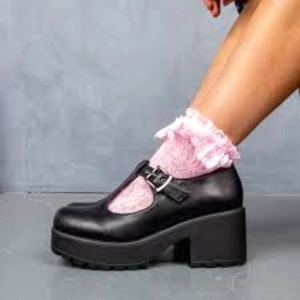 KOI CLASSIC BLACK MARY JANE 3"PLATFORMSHOES 'FAUX LEATHER EDITION. SIZE 5.